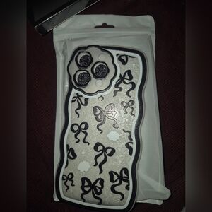 nip iphone 15 pro max case with black bows